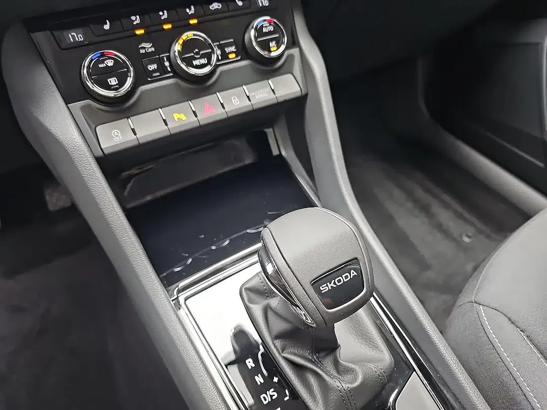 Skoda Karoq - Thumbnail 12
