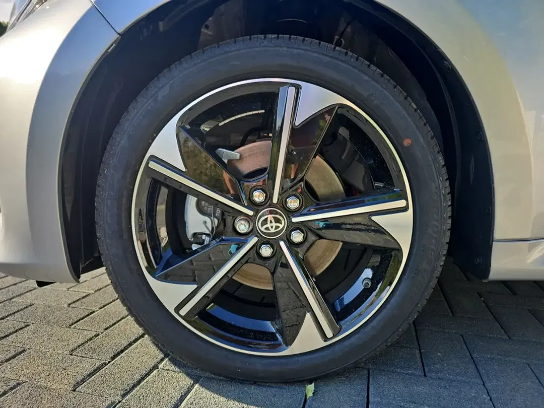 Toyota Yaris - Thumbnail 6