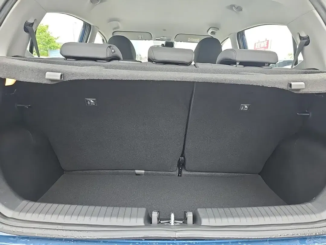 Hyundai i10 - Thumbnail 11