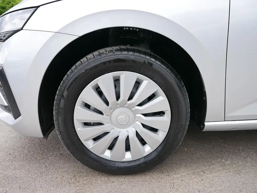 Skoda Scala - Thumbnail 3