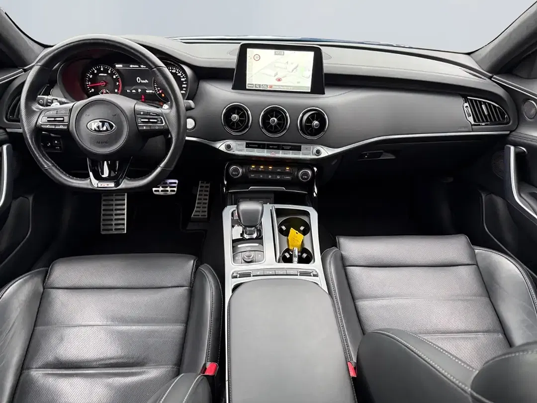 Kia Stinger - Thumbnail 12