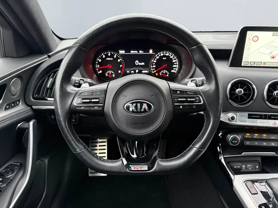 Kia Stinger - Thumbnail 13