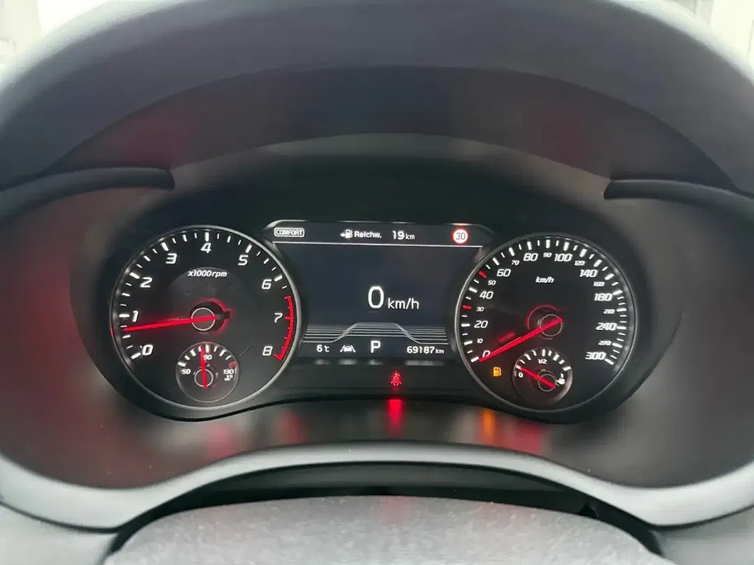 Kia Stinger - Thumbnail 15