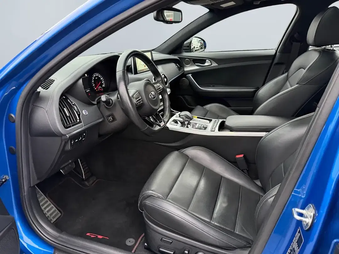 Kia Stinger - Thumbnail 9