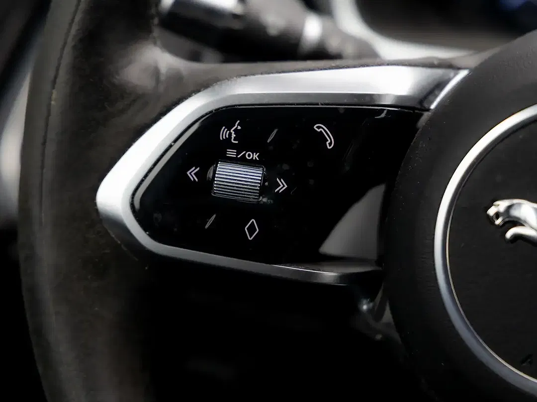 Jaguar I-Pace - Thumbnail 13