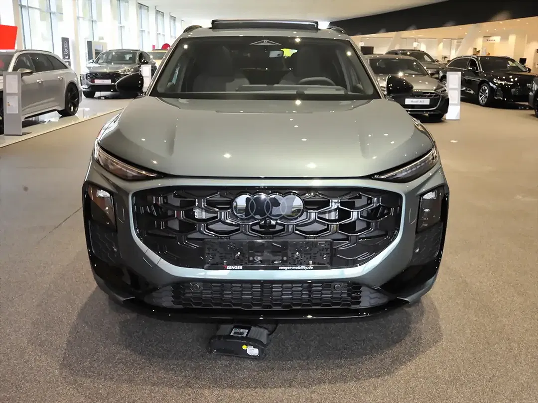 Audi Q3 - Thumbnail 2