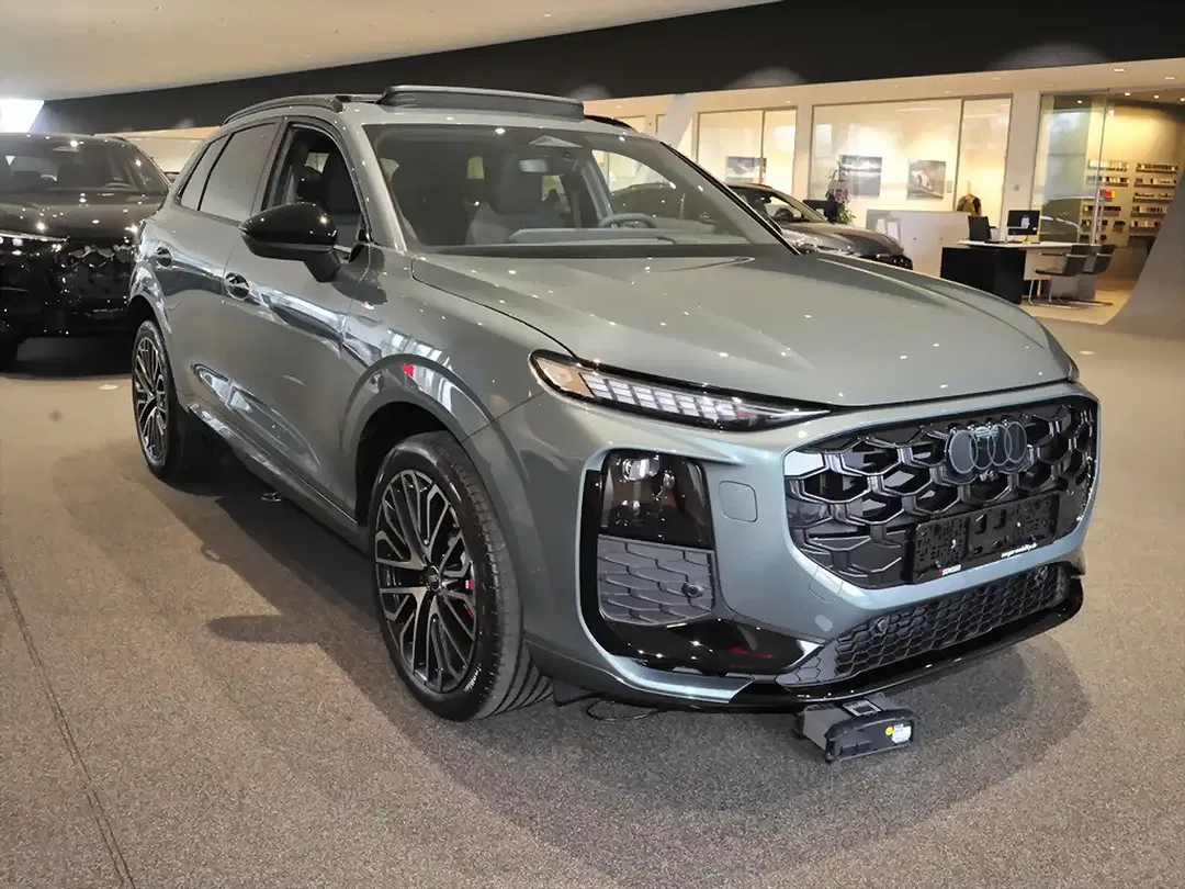 Audi Q3 - Thumbnail 3