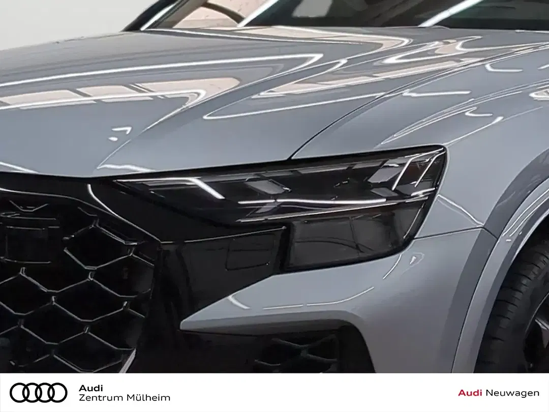 Audi RS Q8 - Thumbnail 4