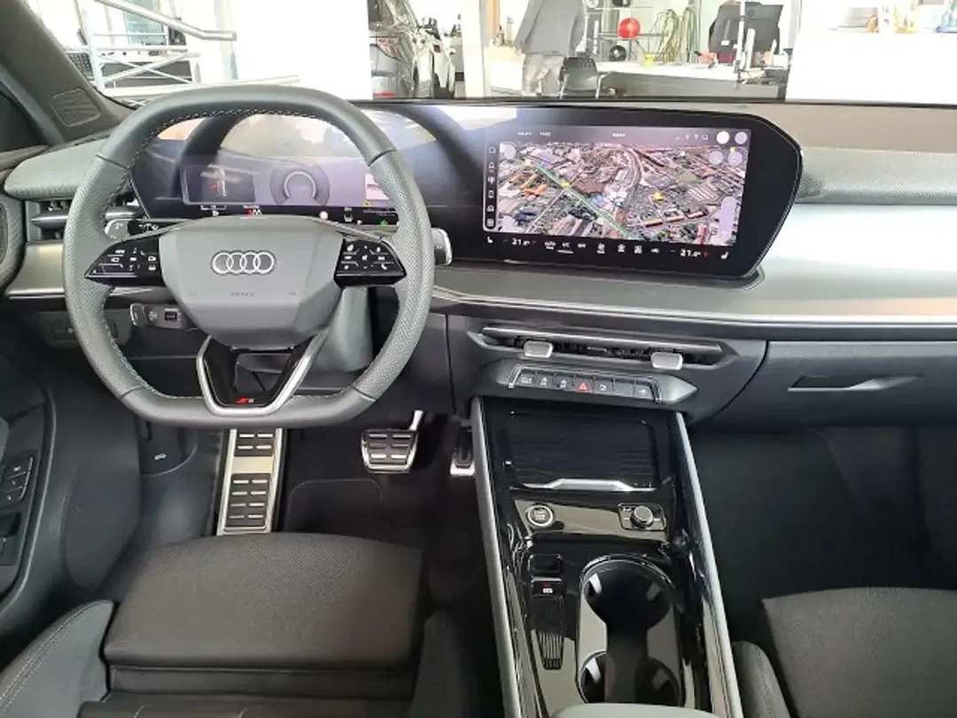 Audi Q3 - Thumbnail 10
