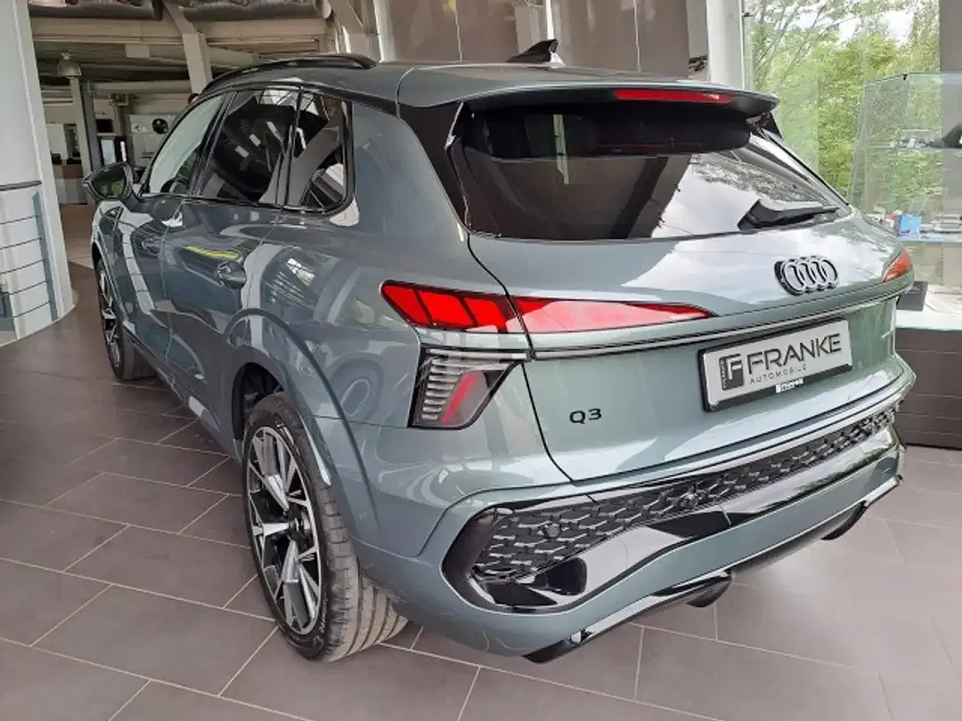 Audi Q3 - Thumbnail 3