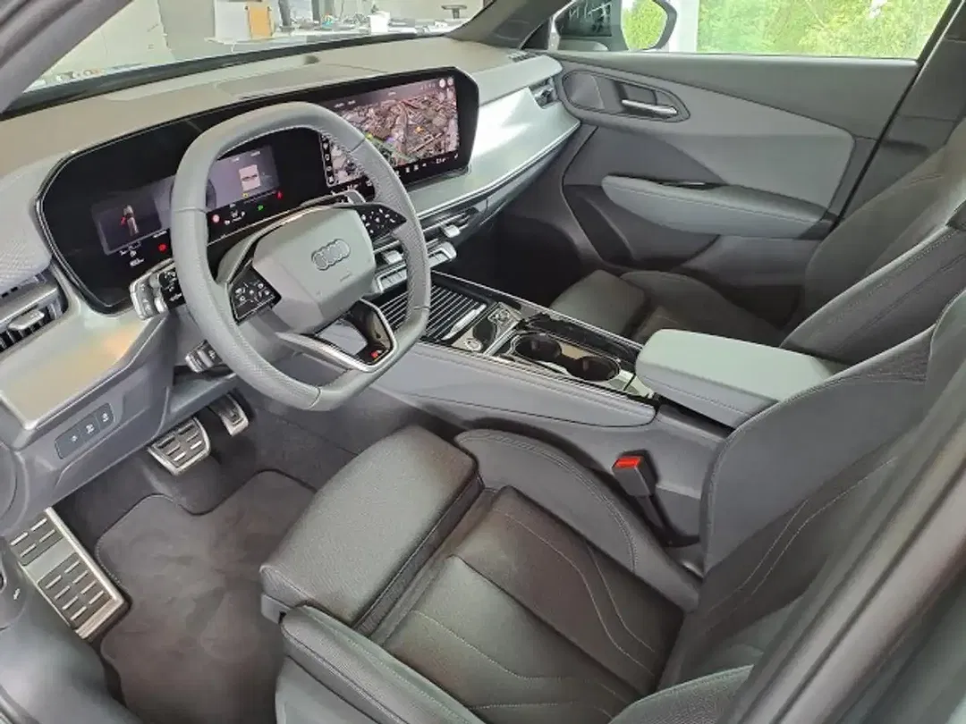 Audi Q3 - Thumbnail 6
