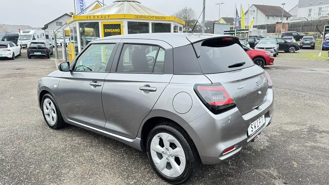 Suzuki Swift - Thumbnail 3