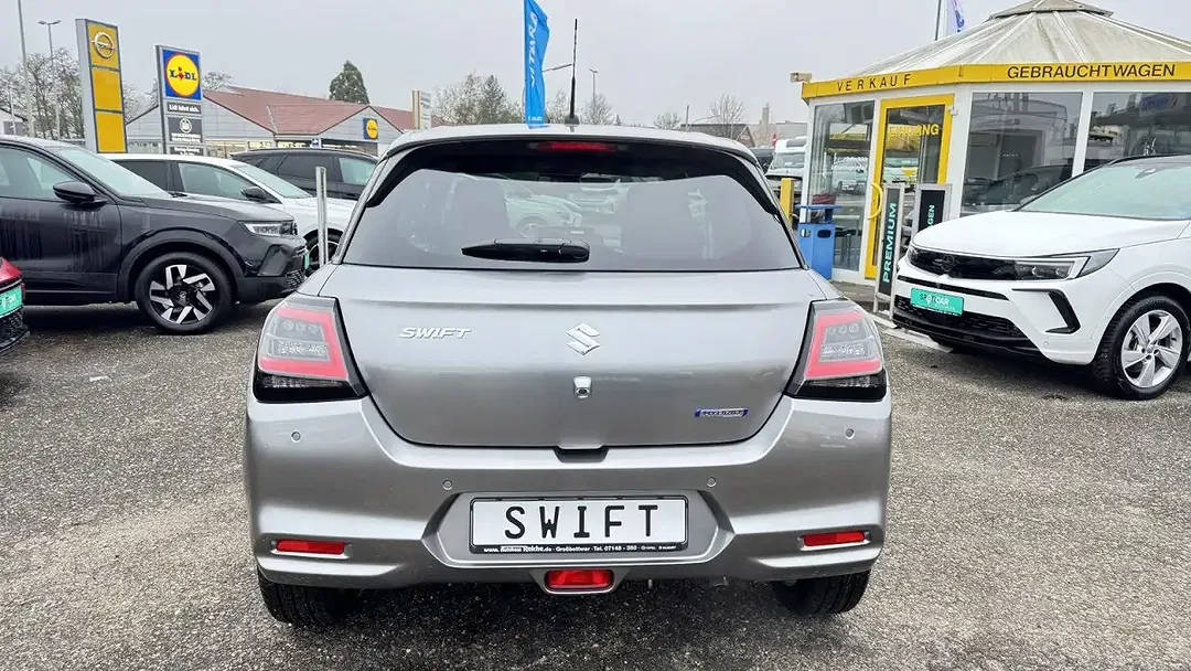 Suzuki Swift - Thumbnail 4
