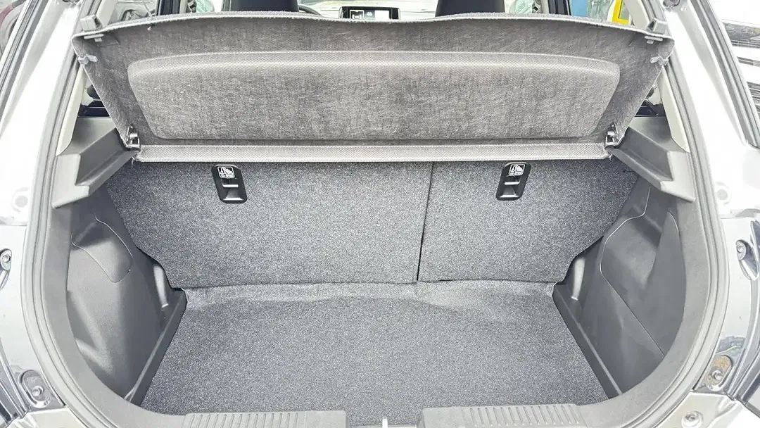 Suzuki Swift - Thumbnail 6
