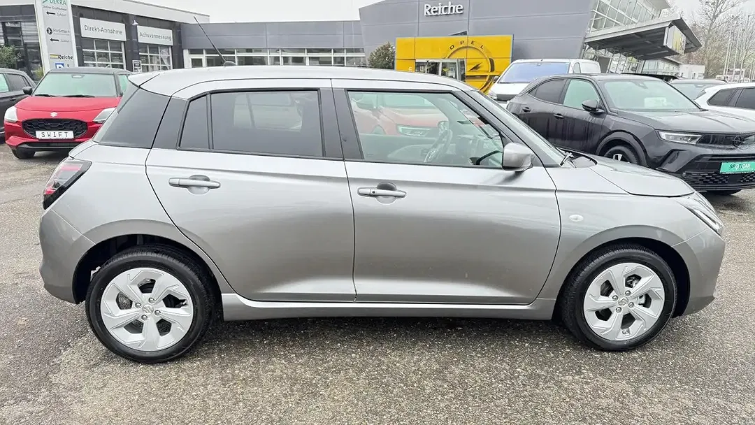 Suzuki Swift - Thumbnail 8