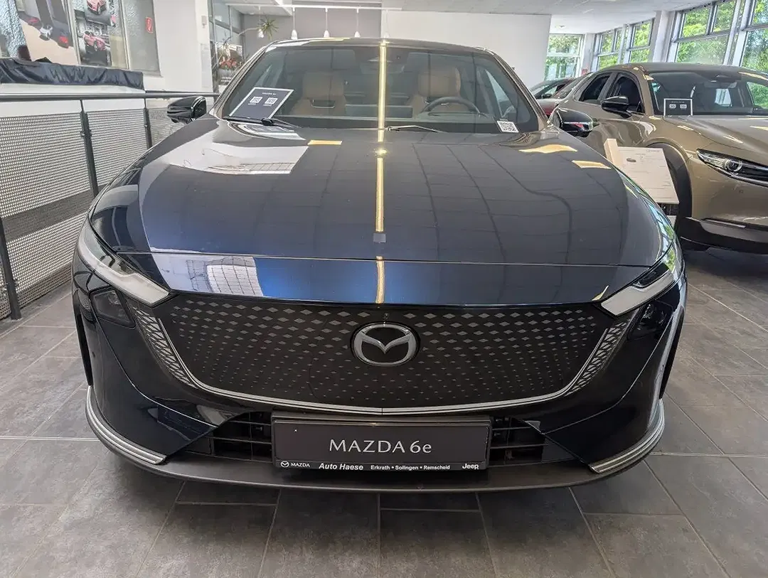 Mazda 6e - Thumbnail 3