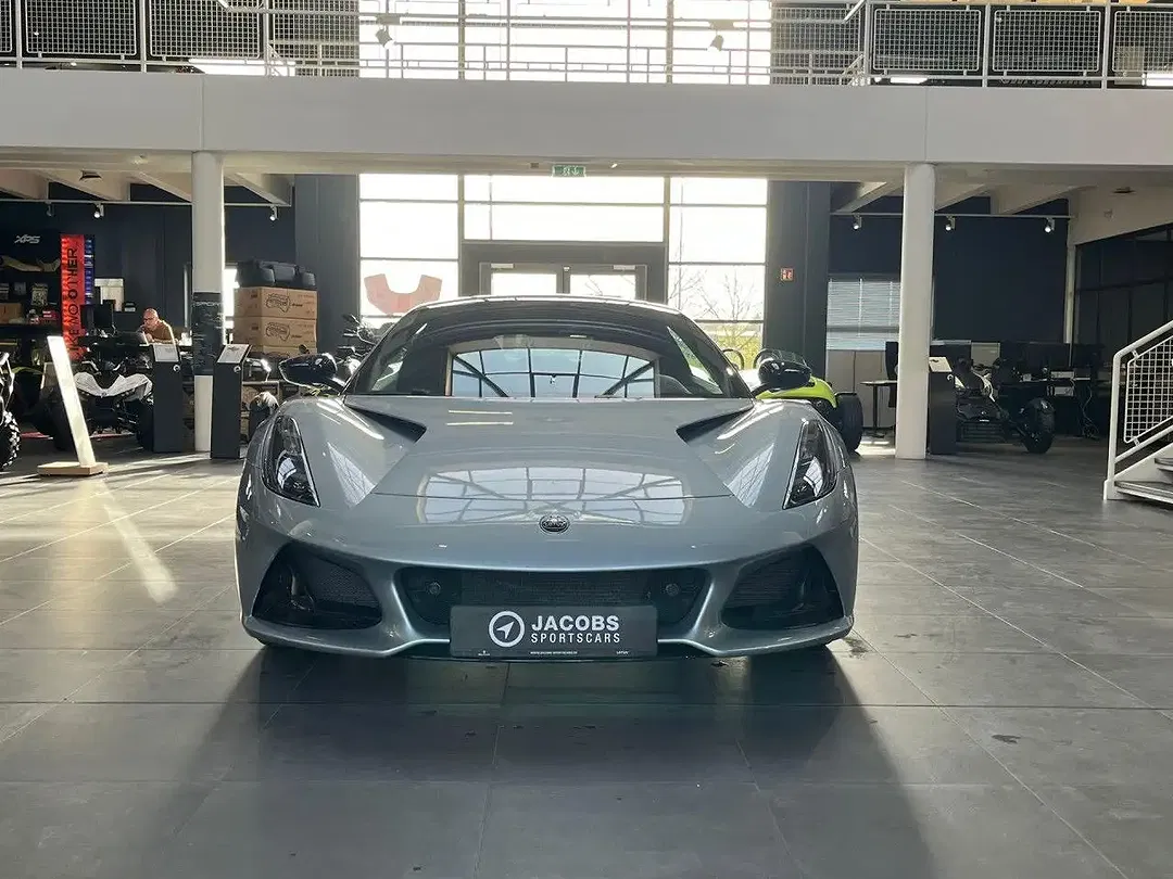 Lotus Emira - Thumbnail 2