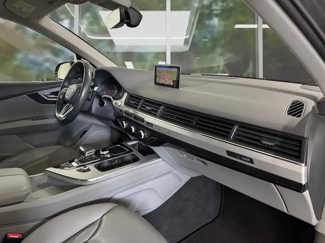 Audi Q7 - Thumbnail 11