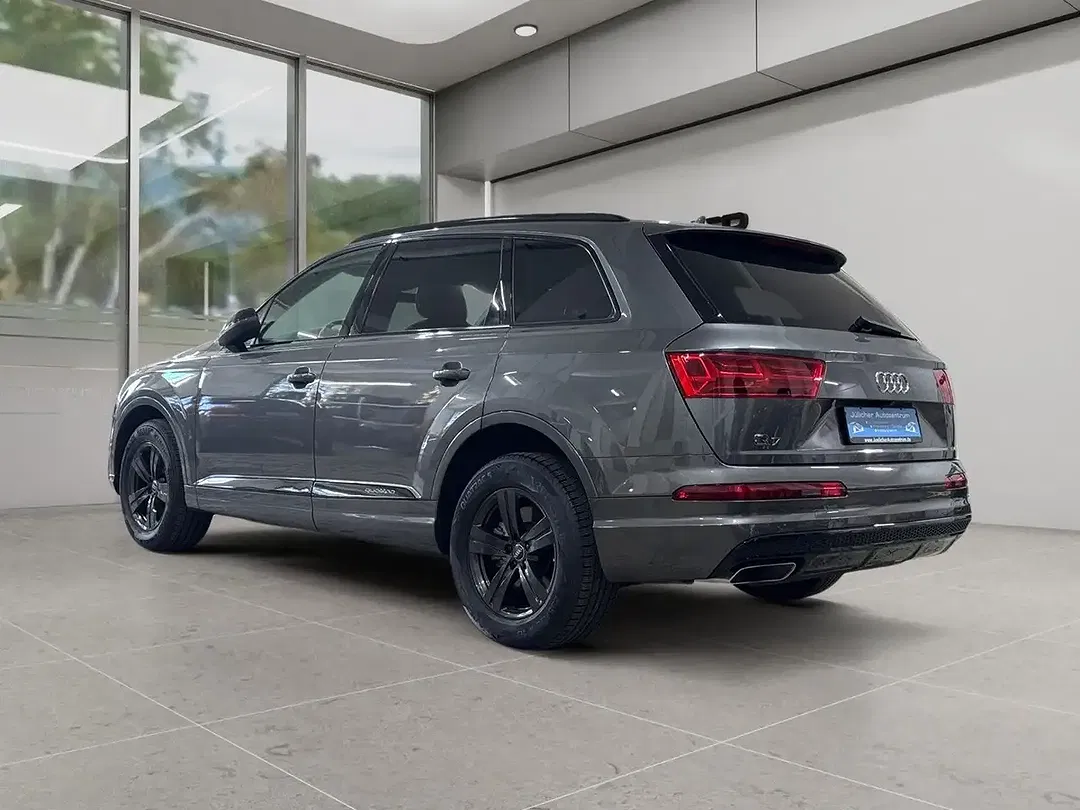 Audi Q7 - Thumbnail 6