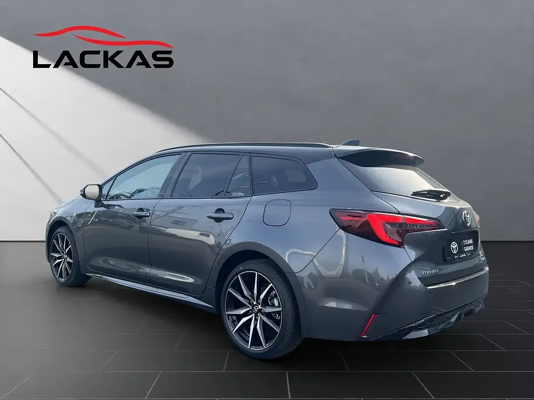 Toyota Corolla - Thumbnail 3