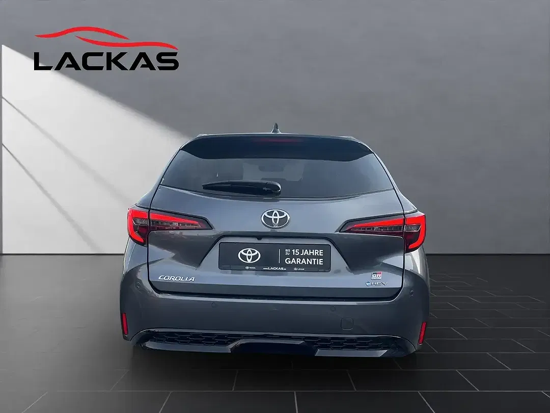 Toyota Corolla - Thumbnail 4