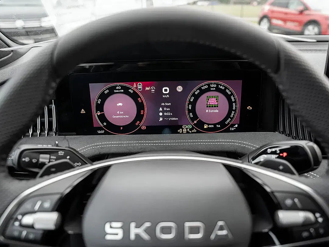 Skoda Superb - Thumbnail 11