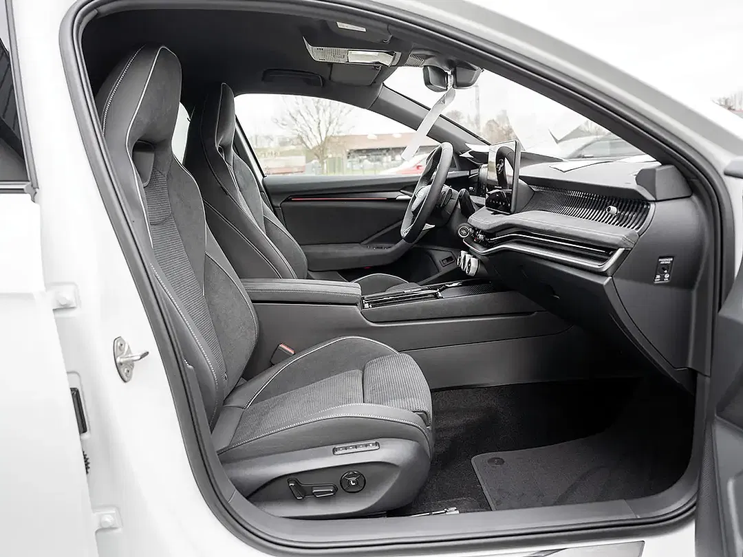 Skoda Superb - Thumbnail 2