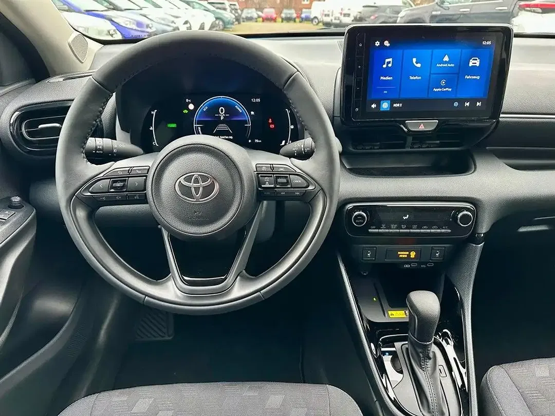 Toyota Yaris - Thumbnail 10