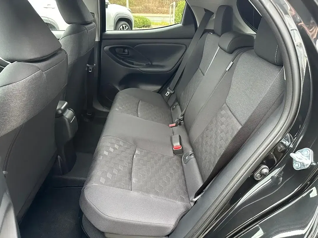 Toyota Yaris - Thumbnail 12