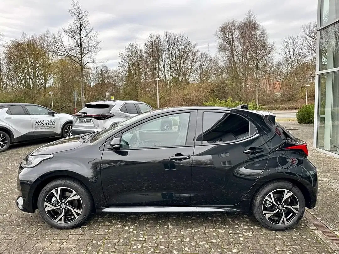 Toyota Yaris - Thumbnail 2