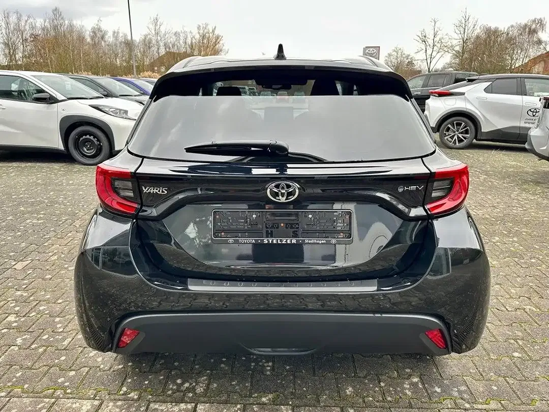 Toyota Yaris - Thumbnail 3