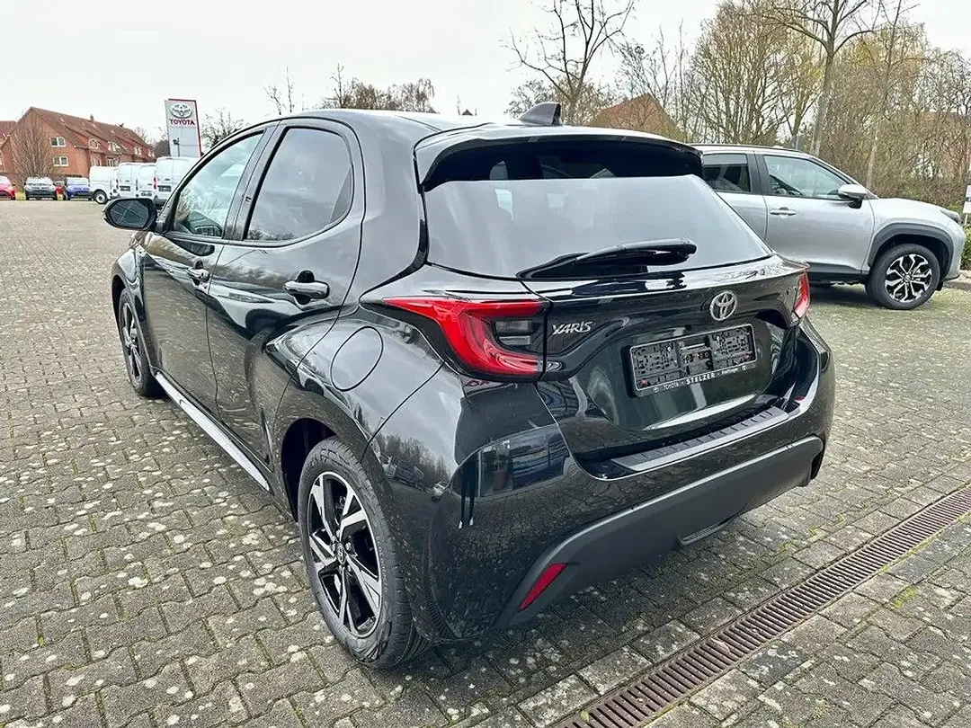Toyota Yaris - Thumbnail 4
