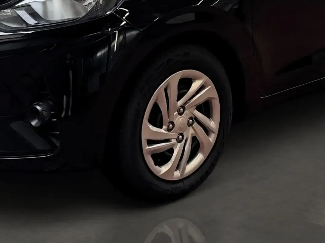 Hyundai i10 - Thumbnail 6