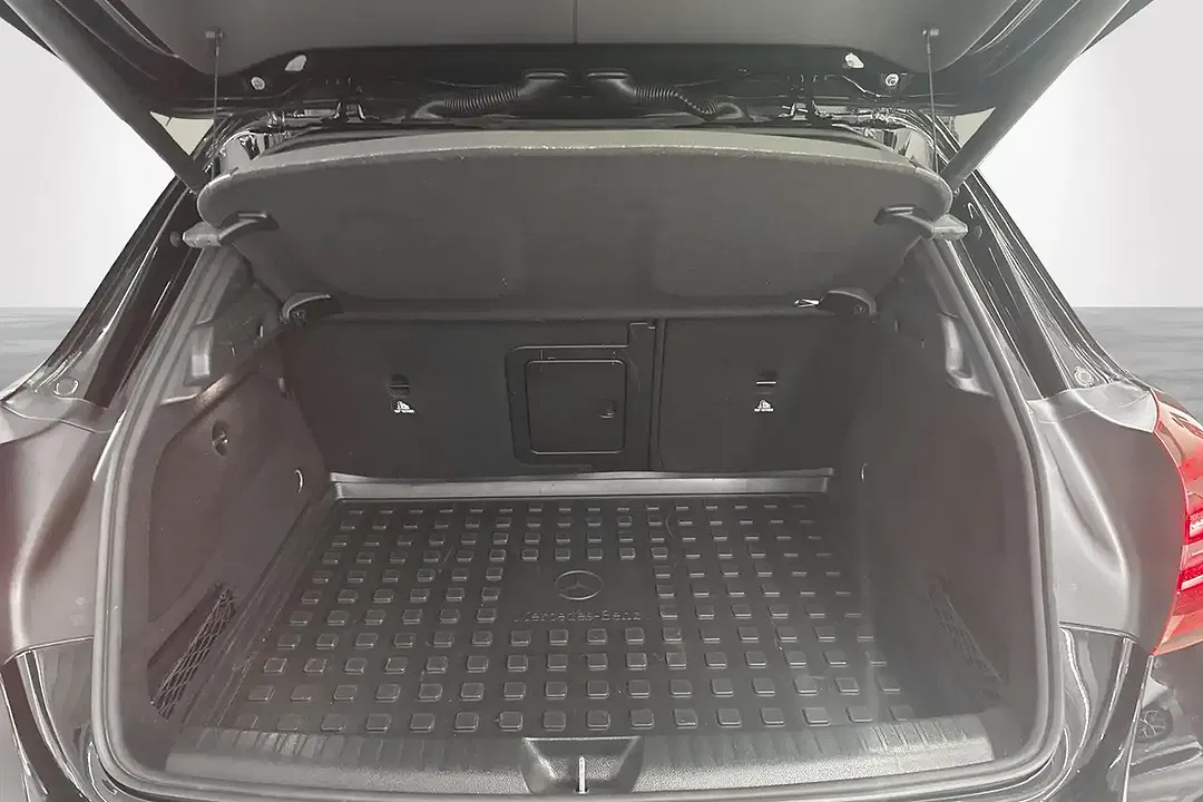 Mercedes-Benz GLA 180 - Thumbnail 10