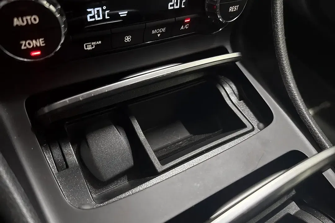 Mercedes-Benz GLA 180 - Thumbnail 19