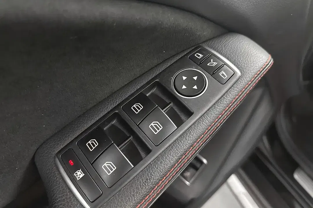 Mercedes-Benz GLA 180 - Thumbnail 26