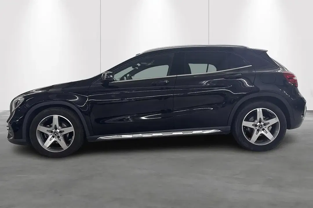 Mercedes-Benz GLA 180 - Thumbnail 3