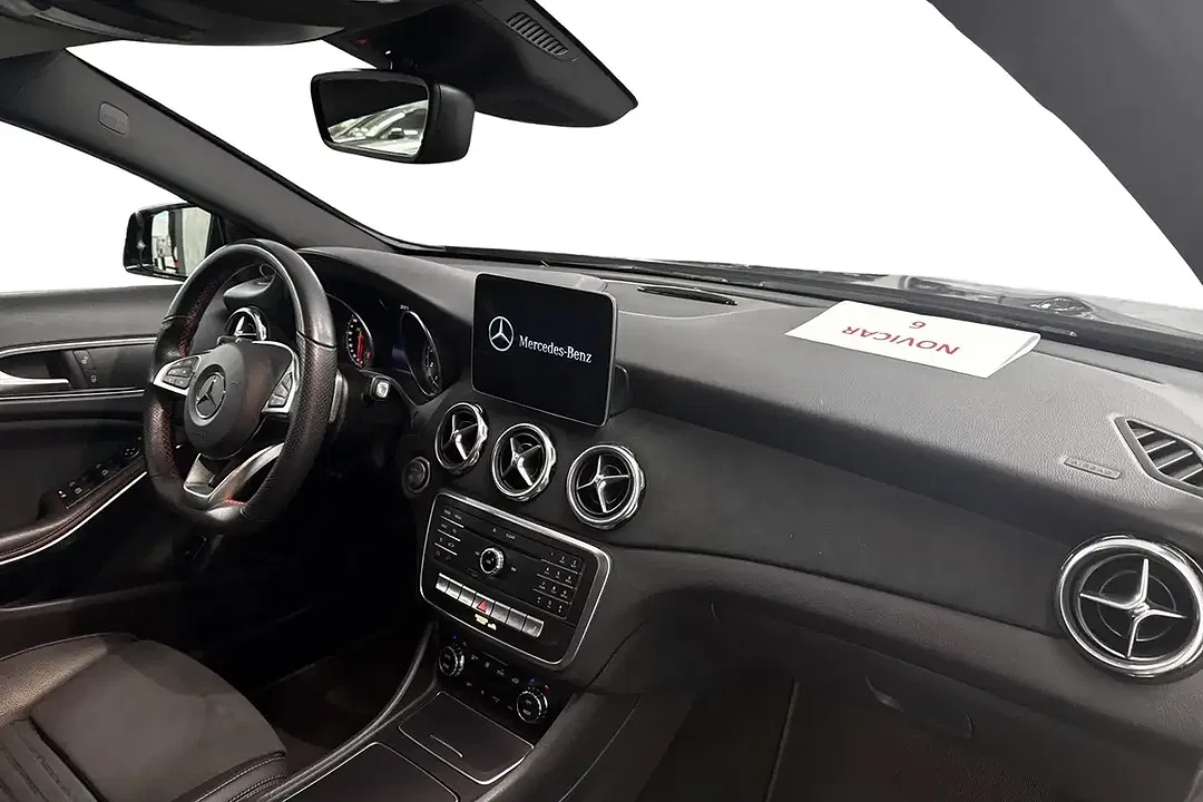 Mercedes-Benz GLA 180 - Thumbnail 5