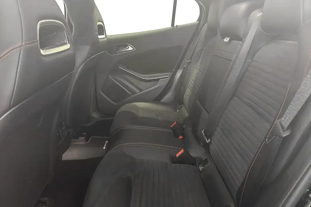 Mercedes-Benz GLA 180 - Thumbnail 7