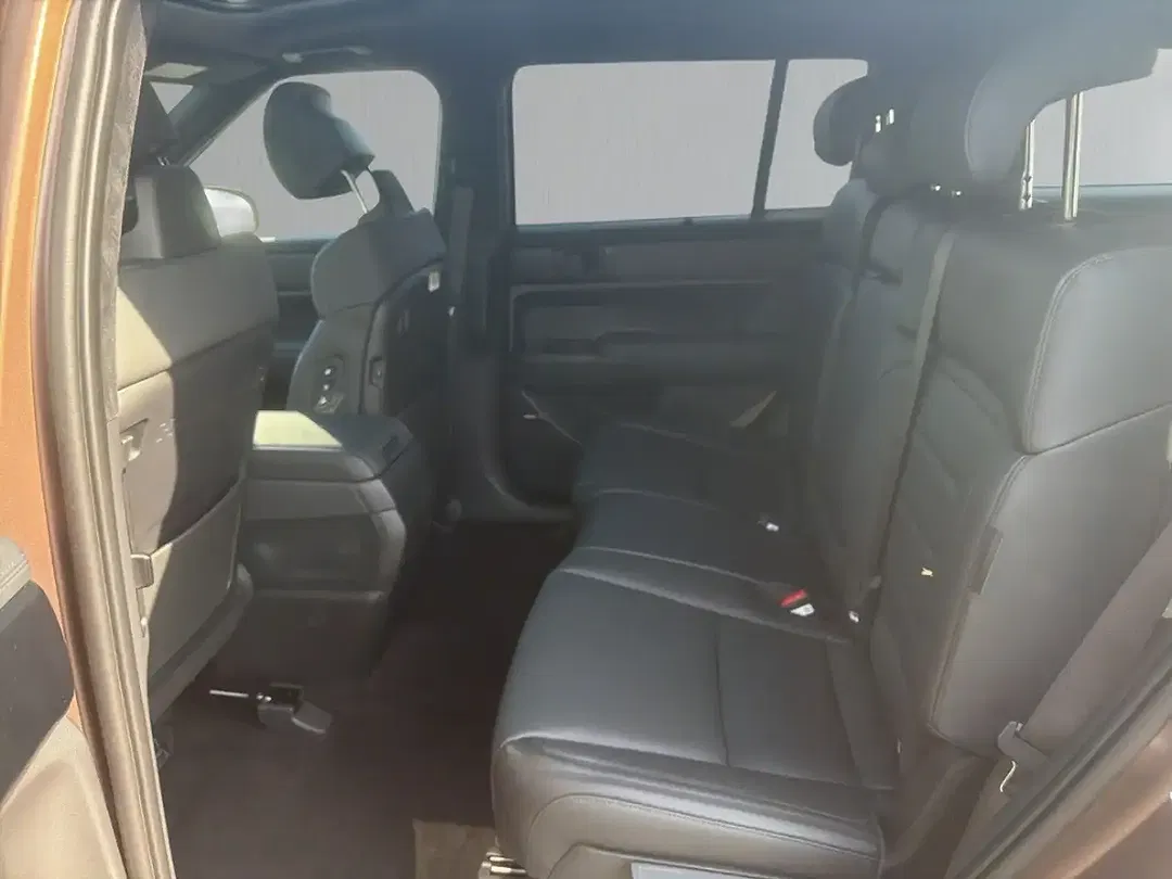 Hyundai SANTA FE - Thumbnail 8