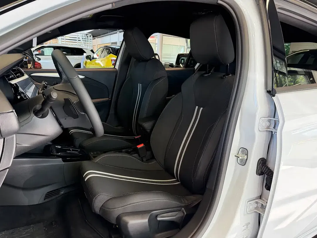 Opel Corsa - Thumbnail 13