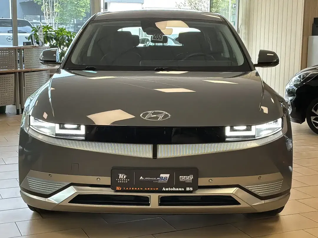 Hyundai IONIQ 5 - Thumbnail 2