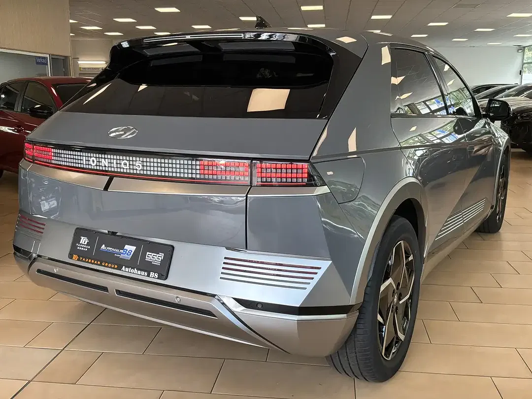 Hyundai IONIQ 5 - Thumbnail 4