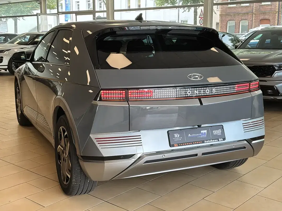 Hyundai IONIQ 5 - Thumbnail 6
