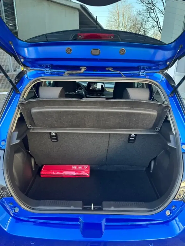 Suzuki Swift - Thumbnail 8