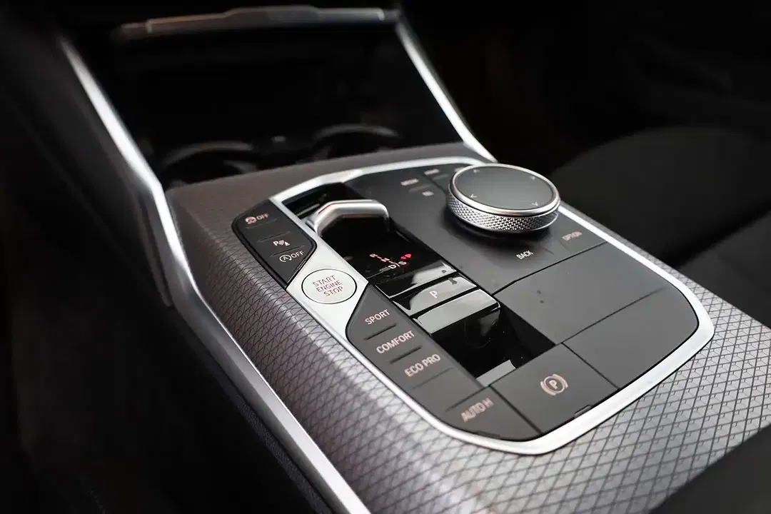 BMW 320 - Thumbnail 13