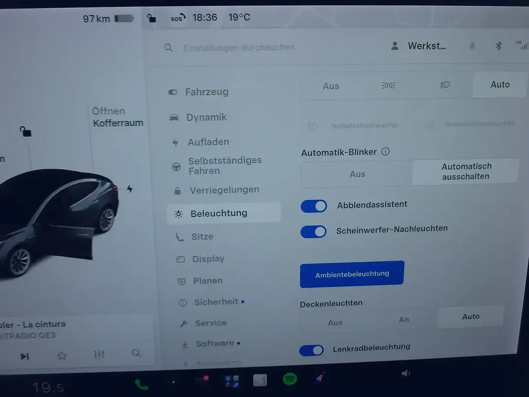 Tesla Model 3 - Thumbnail 11