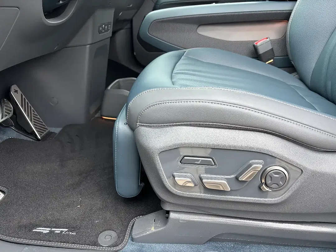 Kia EV9 - Thumbnail 9