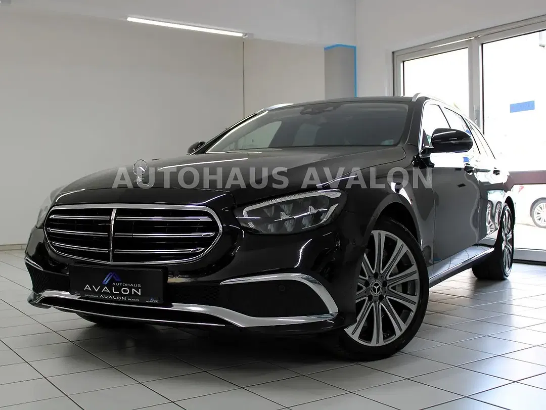Mercedes-Benz E 400 - Thumbnail 1