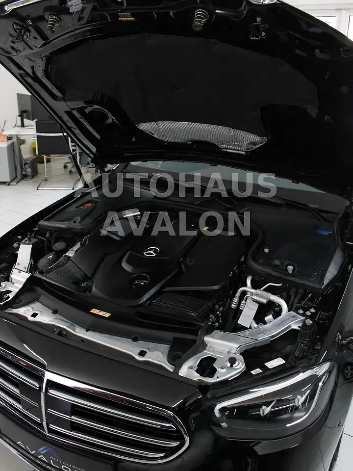 Mercedes-Benz E 400 - Thumbnail 10